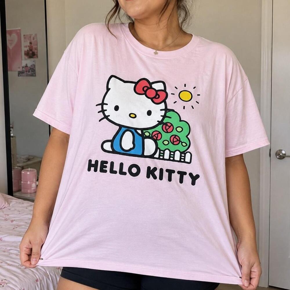 Pink hello kitty t shirt with